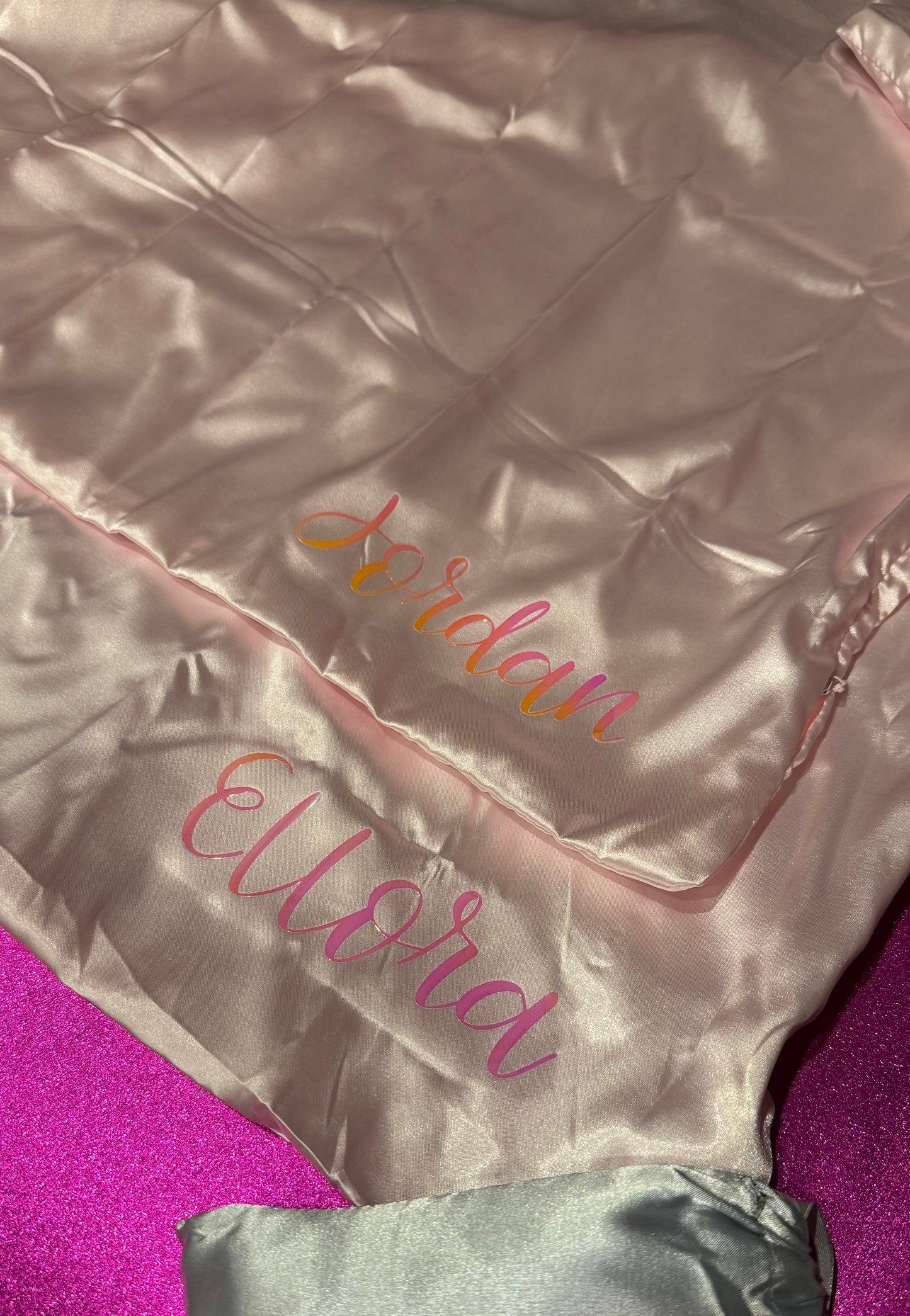 Personalized satin pillowcase made from soft microfiber fabric, perfect for reducing facial creases and wrinkles. Comes in a satin pouch for easy storage.