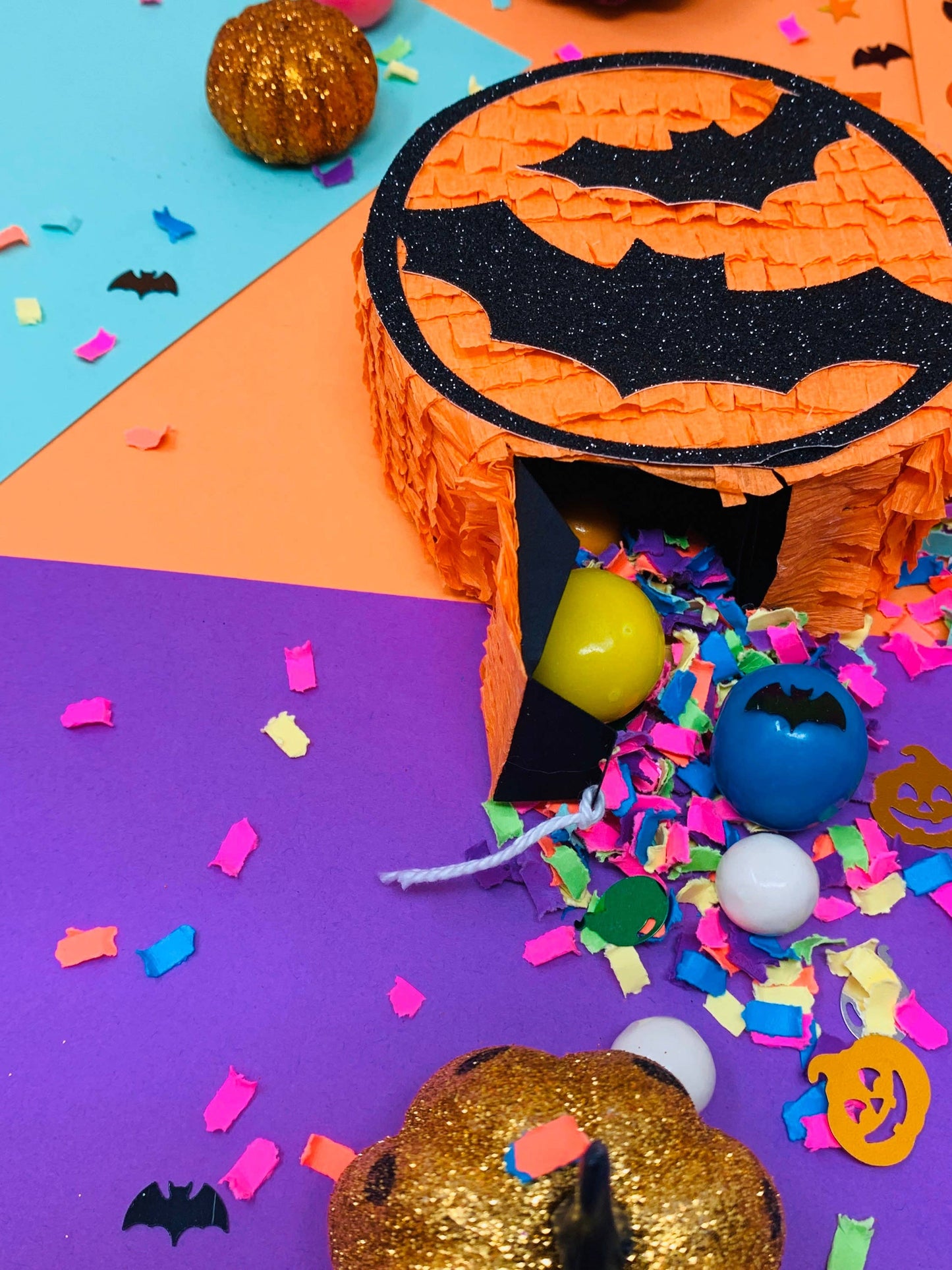 “1 2 3 Count!” 🦇 Mini Bat Piñata Halloween Decoration for Indoor