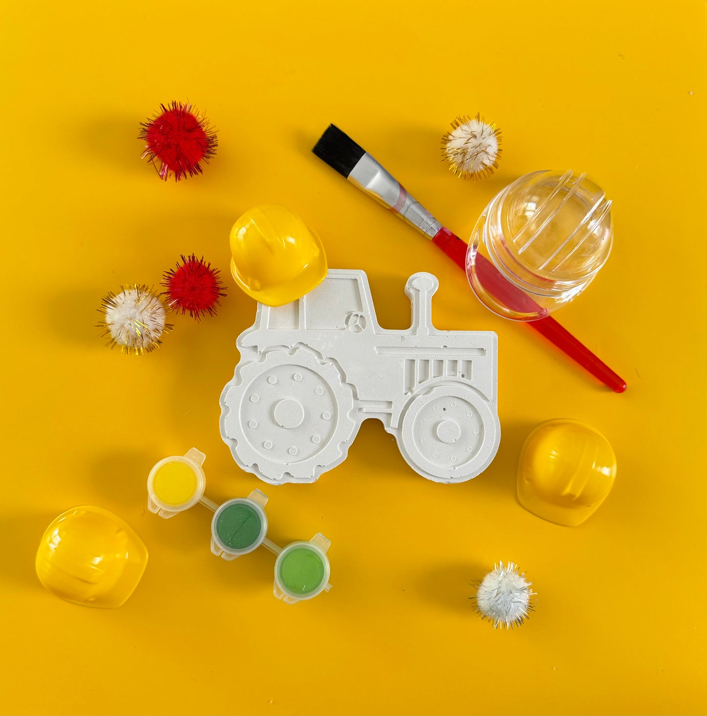 Construction-themed DIY paint kits, perfect for party favors, kids 3+, includes mini sculpture, paints, and brush. Encourages artistic expression, great for birthdays, baby showers, and more. Adorable packaging, ideal for toddlers, preschoolers, and little Picassos