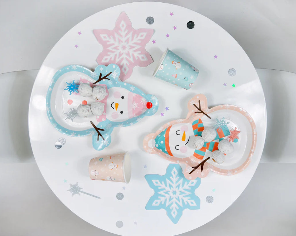 Pack of 12 snowman-themed paper plates, perfect for winter parties and snow day celebrations. Frosty design adds a fun touch to holiday gatherings. Not microwave safe, ideal for festive table settings.