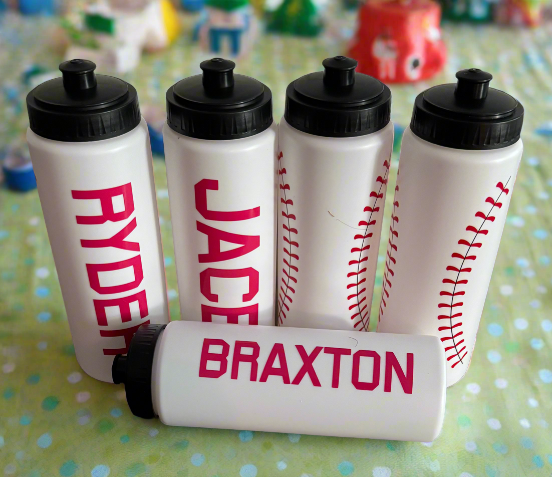 Stylish baseball-themed water bottles with pull-top caps for easy drinking, available in various colors and fonts. Perfect for sports teams, picnics, and field trips