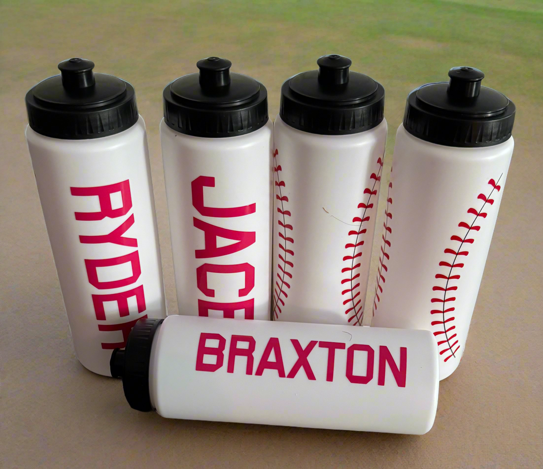 Stylish baseball-themed water bottles with pull-top caps for easy drinking, available in various colors and fonts. Perfect for sports teams, picnics, and field trips